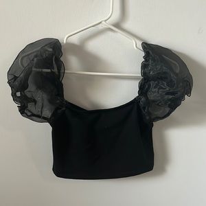 Topshop black crop top with puffy sleeve detail #crop #topshop #ruffle